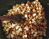Foto langkah ke 4 dari resep Caramel Popcorn.
