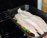 Foto del paso 3 de la receta: Pescado con verduras al horno
