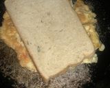 A picture of step 3 of Fried egg in Bread🥚🍞.