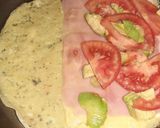 Foto del paso 5 de la receta: Omelette de jamón, queso, palta y tomate