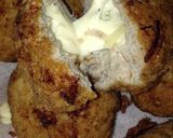 A picture of step 3 of Cheesy chicken balls.