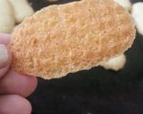 Foto langkah ke 5 dari resep Kue Lidah Kucing No Oven Tanpa cetakan.