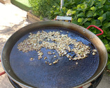 Foto del paso 2 de la receta: Paella mixta de pollo y gambones