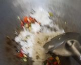 Foto langkah ke 3 dari resep Nasi Goreng Daun Jeruk.