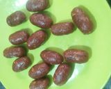 ખજૂર બદામ ની ચોકલેટ (Date almond chocolate Recipe in gujarati) રેસીપી સ્ટેપ5ફોટો