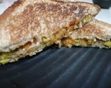 A picture of step 3 of Leftover kele ki sabzi sandwich.