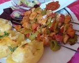 صورة لخطوة 6 من وصفة بطاطا بالجبن 🥔وأسياخ دجاج مشوية 🍗🍗🍗🍗🍗😋