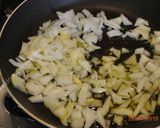 A picture of step 3 of Peanuts Pasta With Feta Cheese.