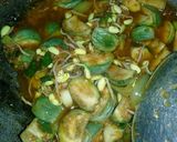 Foto langkah ke 4 dari resep Tumis terong bulat.