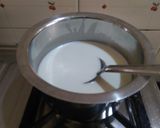 A picture of step 3 of Walnut butterscotch ice -cream.