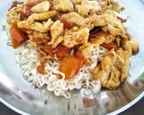 Gambar langkah 6 resipi Tomato Egg Noodles 🍅 + 🥚= 🍜.