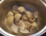 Foto del paso 8 de la receta: Rape con almejas y langostinos