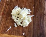 Une image de l'étape 7 de Gratin de courgettes blanches aux poivrons rouges et bouillon de bœuf.