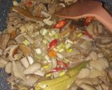 Foto langkah ke 4 dari resep Tumis Jamur Barat.