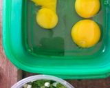 Foto langkah ke 1 dari resep Telur Dadar Ceria.