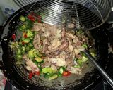 Foto langkah ke 3 dari resep Tumis Cumi Asin Petai Cabe Ijo.