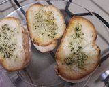Foto del paso 3 de la receta: Brusquetas con queso y jamón crudo
