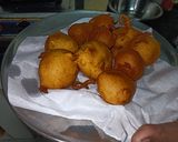 A picture of step 7 of Aloo bonda.