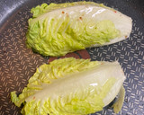 Foto del paso 2 de la receta: Cogollos a la plancha con queso de cabra
