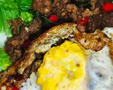 Foto langkah ke 5 dari resep Pad Kra Pao Thailand ayam sapi cincang dengan basil.