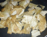 A picture of step 1 of Cryspy salad.
