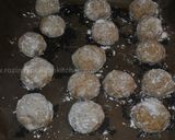 A picture of step 8 of Walnuts Snowballs.