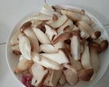 Hình bước làm 1 của món Gà Hầm Ngũ Sắc
