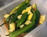 Une image de l'étape 4 de Piments verts au citron confit,romarin et huile de truffe.