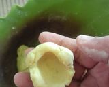 Foto langkah ke 3 dari resep Bola ubi goreng.