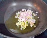 A picture of step 1 of Homemade Pizza sauce.