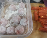 Foto del paso 2 de la receta: Albóndigas de pollo con chistorra y judiones