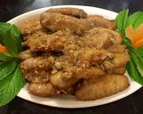 Hình bước làm 1 của món Cánh gà chiên mắm