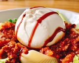 Hình bước làm 3 của món Nui Sò Lớn Sốt Bò Bằm Bolognese & Phô Mai Burrata