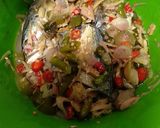 Foto langkah ke 2 dari resep Ikan asin peda rica.