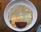 Foto langkah ke 4 dari resep Cheesy Tortilla Breakfast.