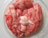 Hình bước làm 1 của món Óc heo chưng bí đỏ cho bé