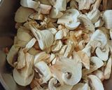 A picture of step 1 of Creamy mushroom.