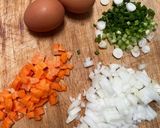 A picture of step 1 of Fried Rice with Ground Pork and Egg.