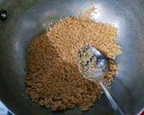 A picture of step 1 of Savoury Daliya halwa.