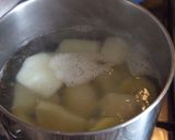 Foto del paso 2 de la receta Puré de patatas, nabos y brócoli a la mantequilla