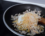 Foto del paso 1 de la receta: Croquetas de pollo a los 4 quesos
