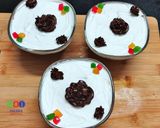 A picture of step 3 of Instant choco-vanilla pudding.