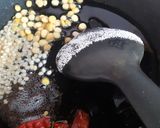 A picture of step 1 of Semolina upma.