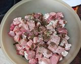 Foto del paso 1 de la receta: Cochino frito con papas y champiñones