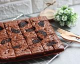 Foto langkah ke 3 dari resep Brownies Panggang Oreo.