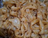 Foto langkah ke 6 dari resep Kwetiau Goreng Sederhana.