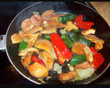 Foto del paso 2 de la receta: Níscalos con patatas y caracoles