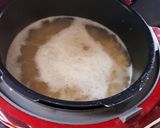 Une image de l'étape 1 de Poêlée de coquillettes aux saucisses de Strasbourg en cocotte.