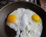 Foto del paso 12 de la receta: Pizza con panceta y huevo frito (2 variedades)