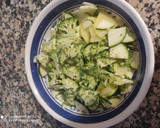 Foto del paso 2 de la receta: Mini tortilla de patata con calabacín y brócoli 🥒 🥔 🥦. 🧅🧄